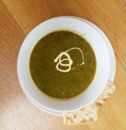 plate of soup and crackers